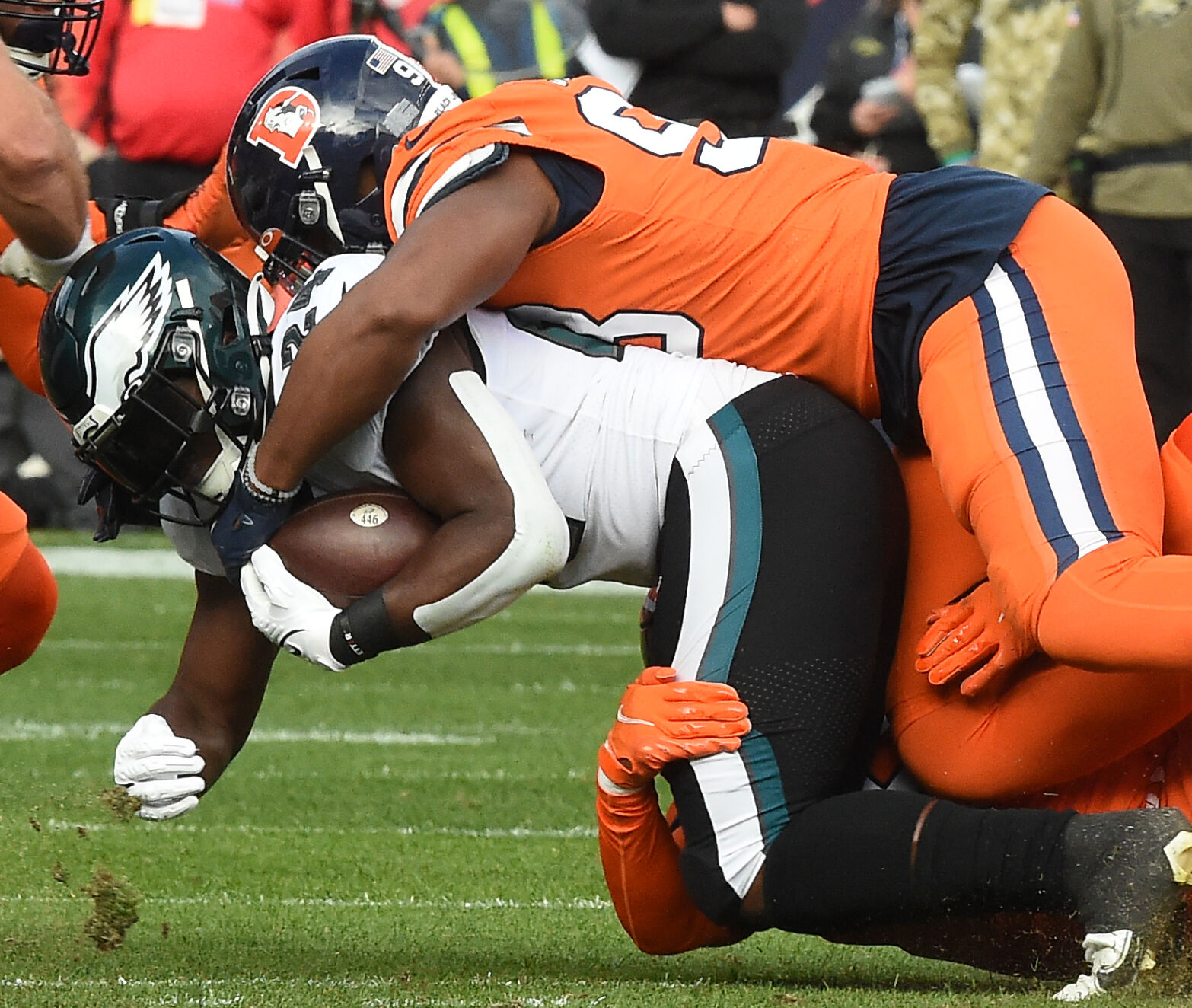 111521-s-broncos-eagles 1235 .jpg